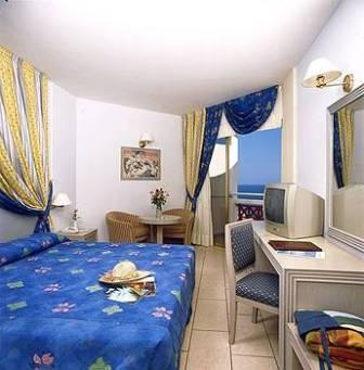 Hotel Laura Beach, Cipro. Descrizione e recensioni